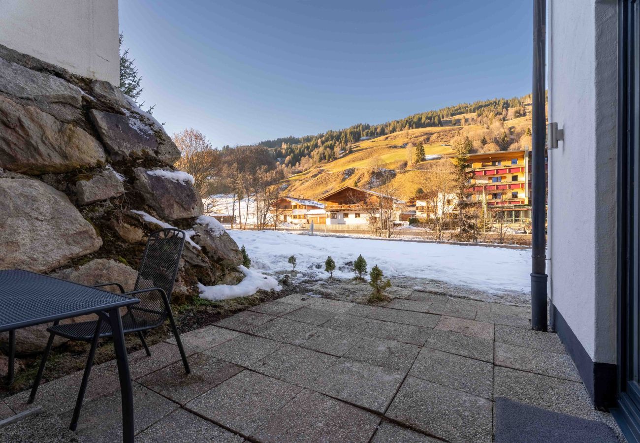 Apartment in Saalbach - Alpenglück Apartments - 1