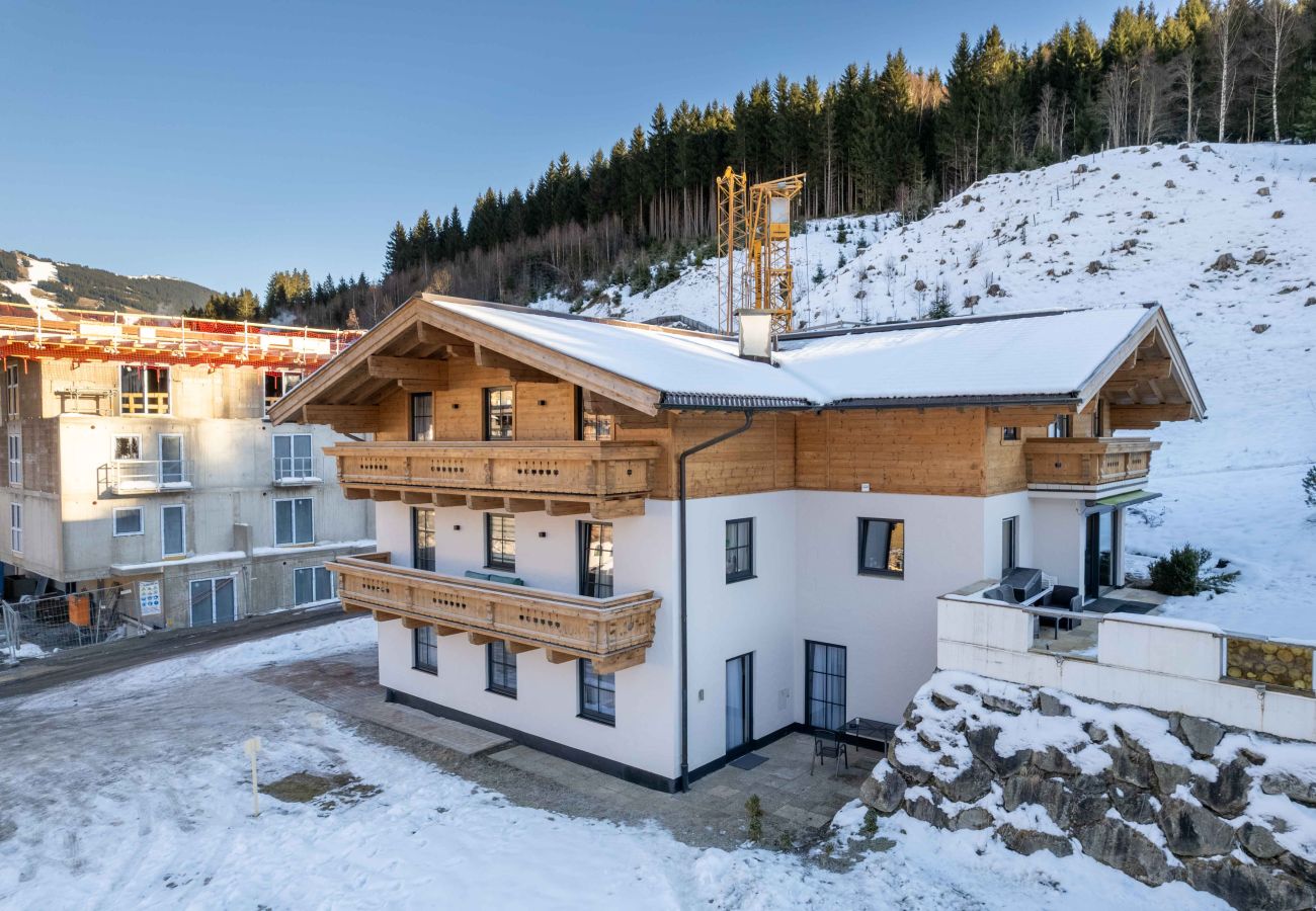 Apartment in Saalbach - Alpenglück Apartments - 1