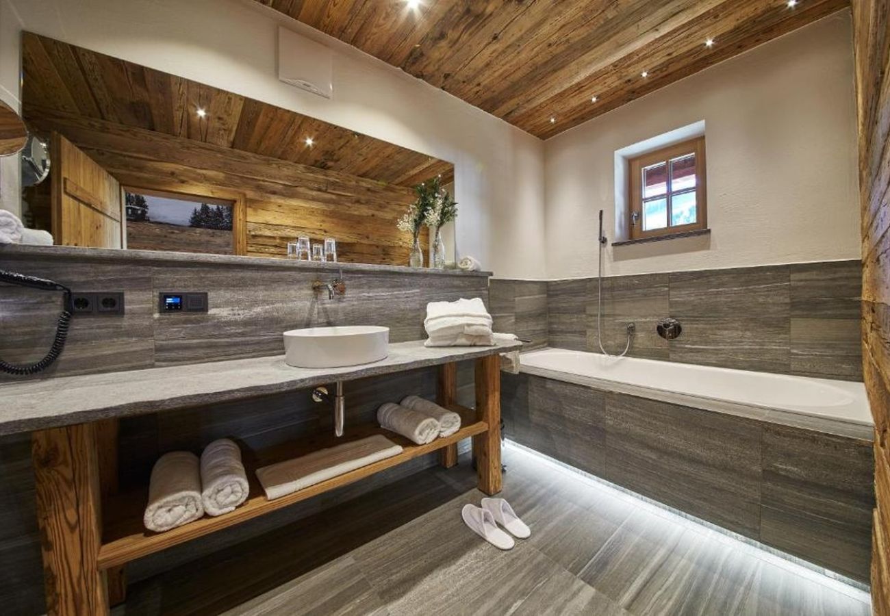 Chalet in Saalbach - Panorama Chalets - Chalet Smaragd