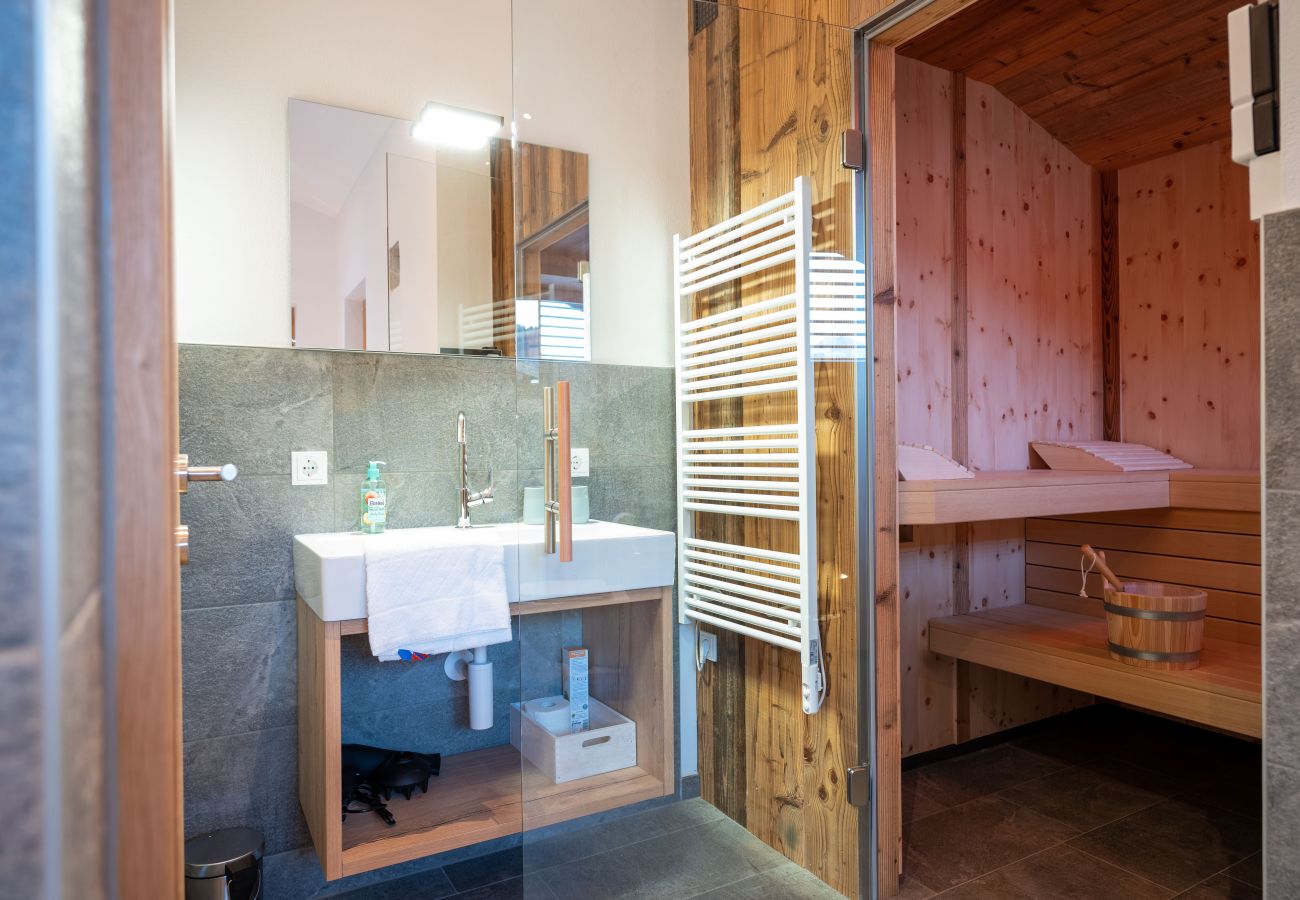 Luxus Ferienhaus mit privater Sauna in Kaprun | First In Mountain Chalets by we rent