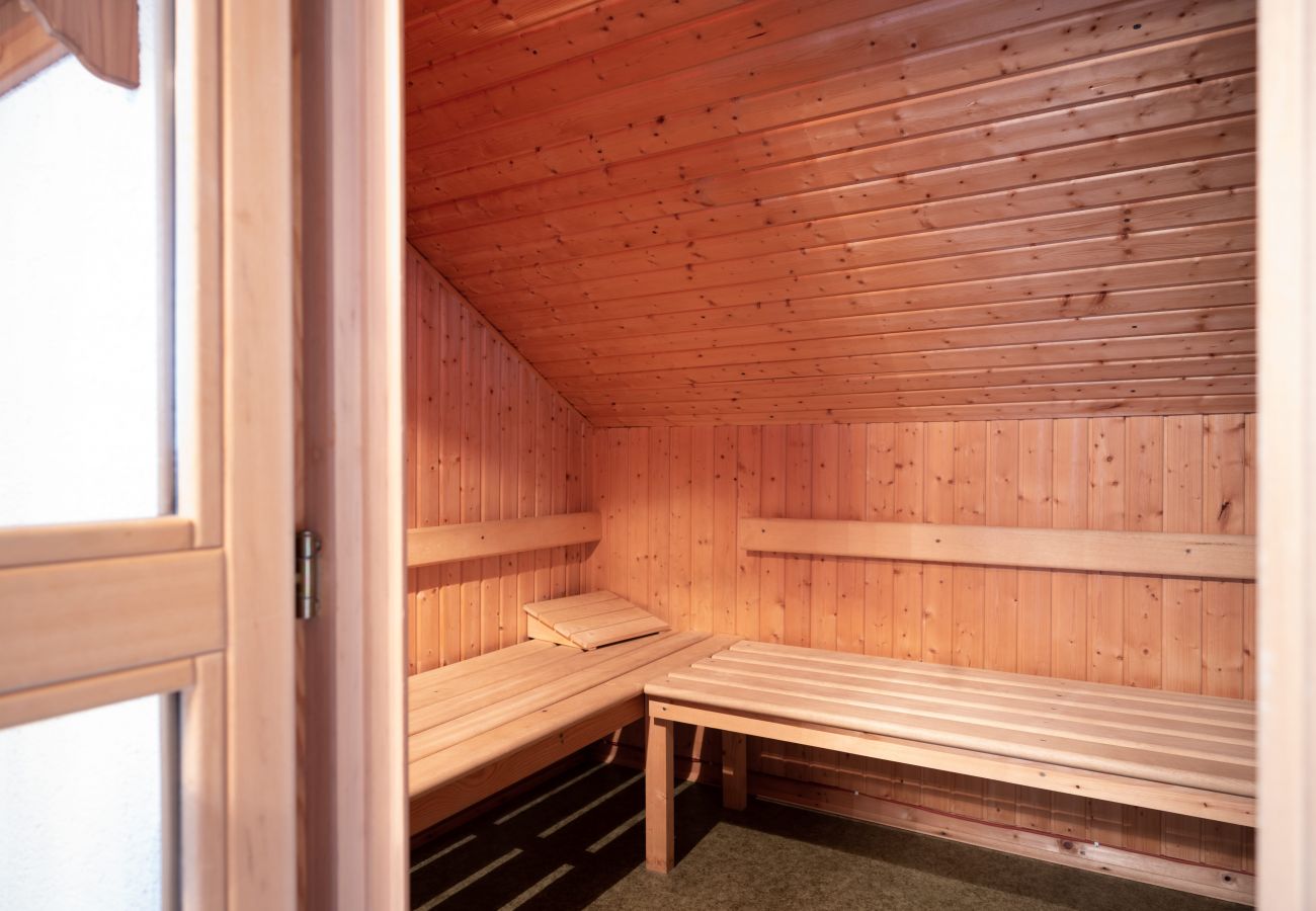 4 Zimmer Ferienwohnung am Ufer des Zeller Sees mit privater Sauna | Lake View Lodges by we rent